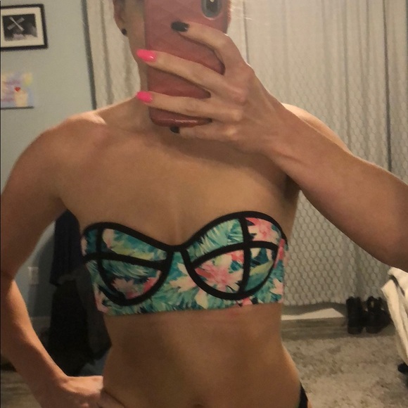 Tropical strapless bikini top - Picture 2 of 3
